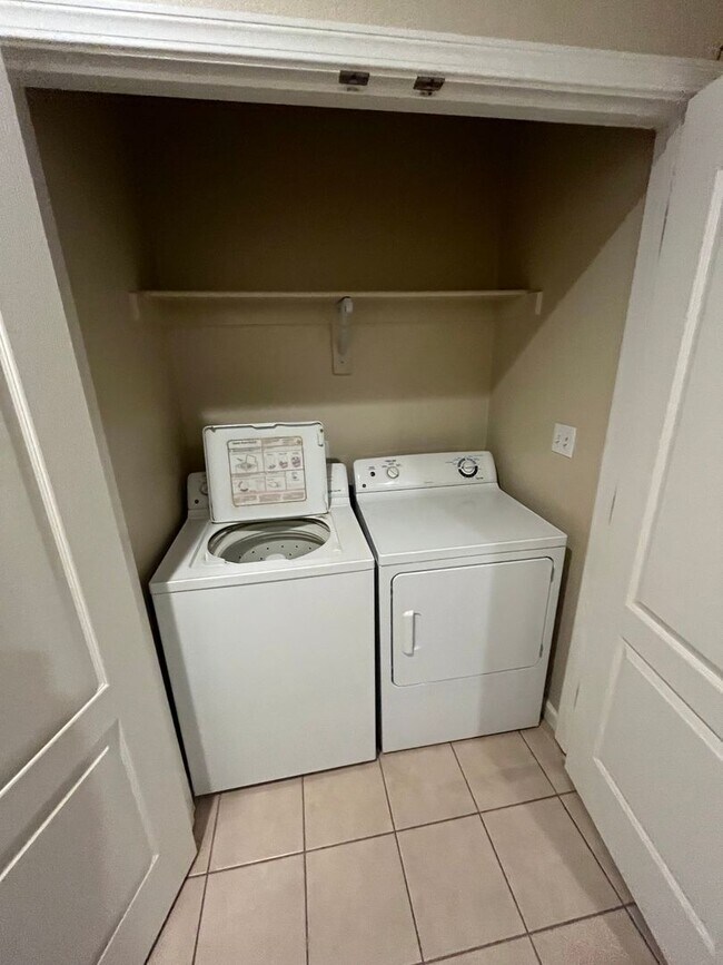 Building Photo - 148 Apple Ln