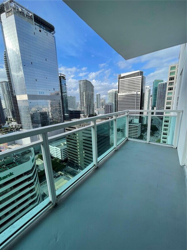 Building Photo - 951 Brickell Ave