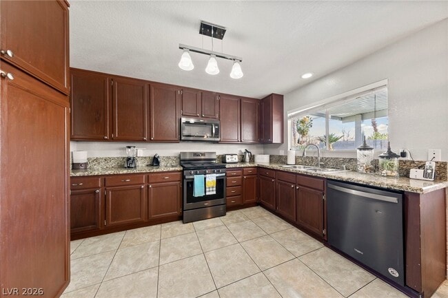 Building Photo - 449 Rutherford Cir