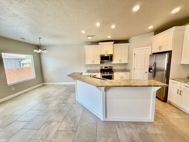 Building Photo - 4 Bedroom Home for Rent
