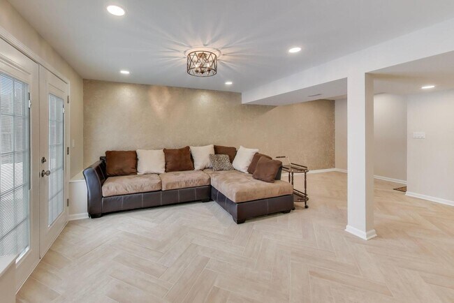 Building Photo - 508 Beechwood Dr