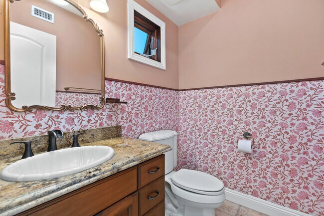 Building Photo - 148 W Marquita