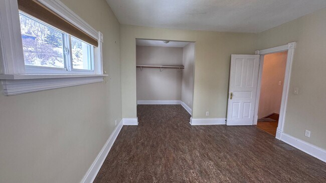 Building Photo - 1712 W 3rd St