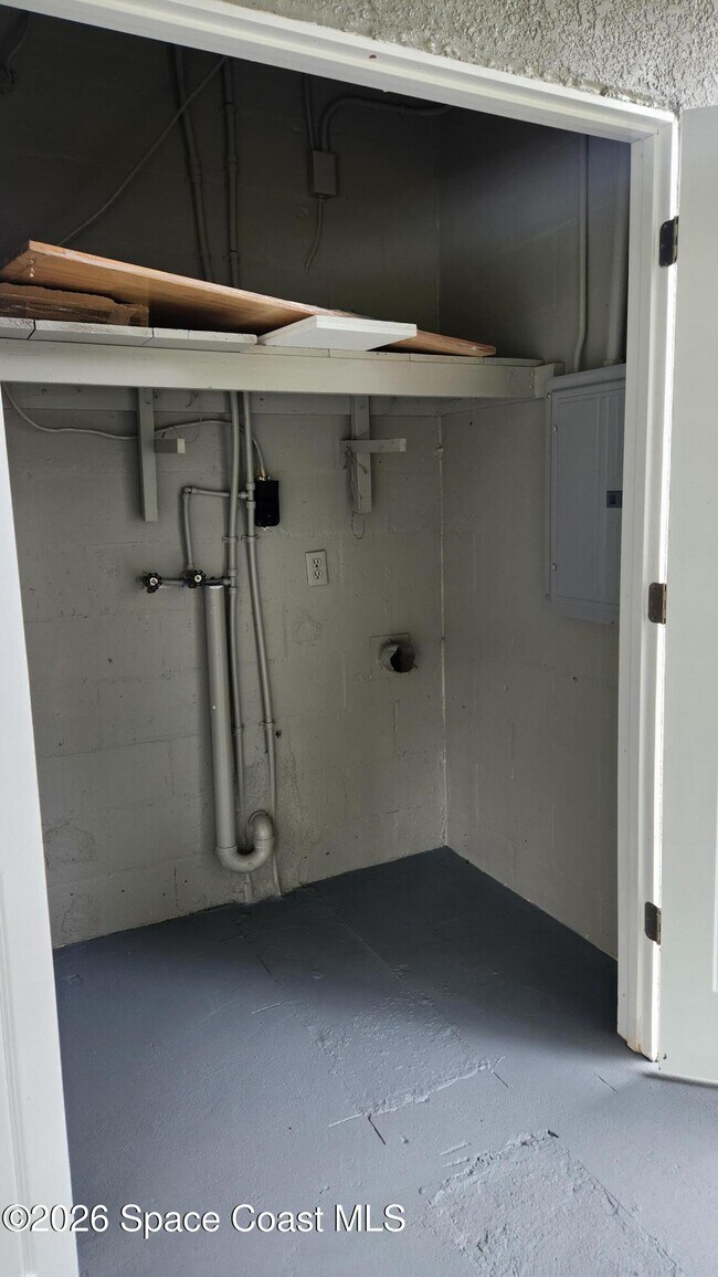 Building Photo - 102 S Christmas Hill Rd