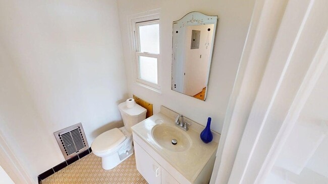 Building Photo - 750 F Ave