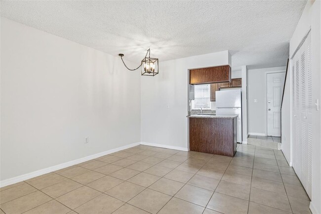 Building Photo - 11906 Cypress Hill Cir