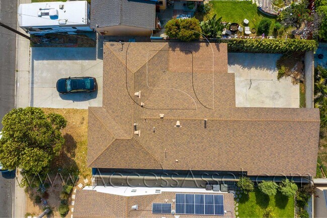 Building Photo - Spacious 3-Bedroom Torrance Home with Private Yard & Modern Interior