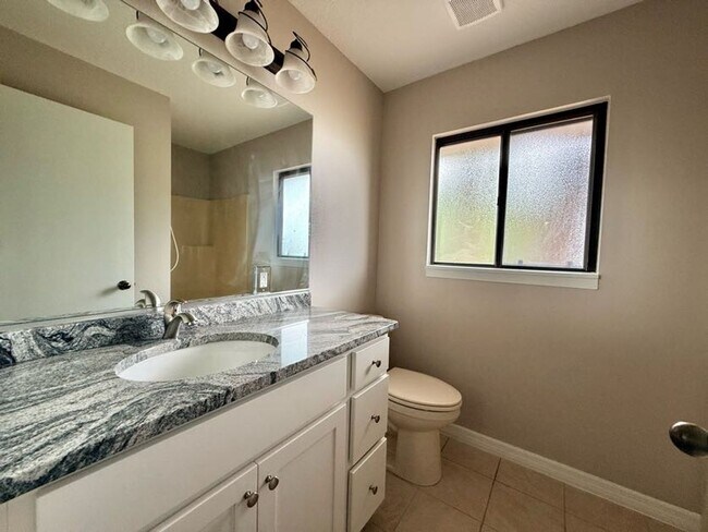 Building Photo - Large and Stunning 2700sqft Newly Renovated 3BR 3BTH!