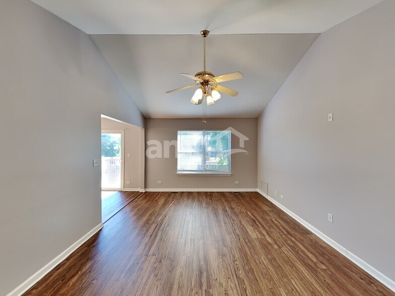 Building Photo - 214 Turnbridge Dr