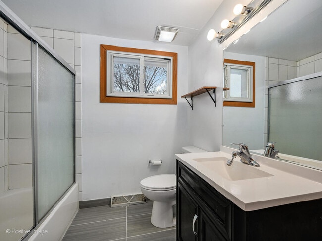 Building Photo - 68 N Albert St