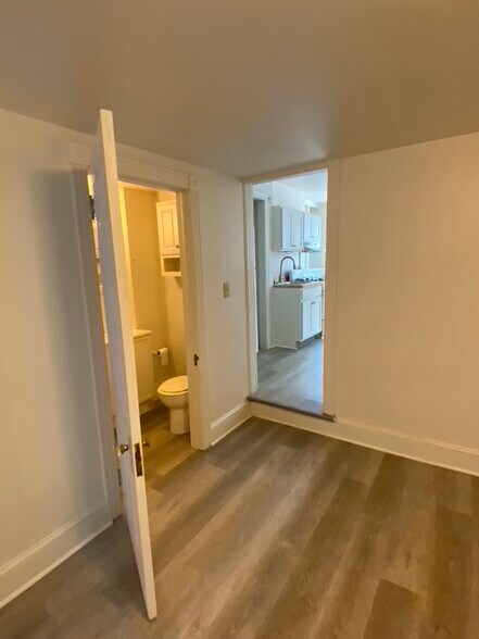 Building Photo - 409 Farnsworth Avenue