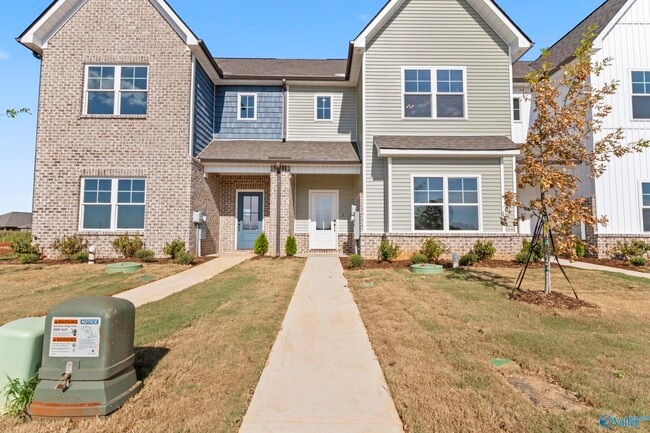 Building Photo - 243 Susan Lynn Dr