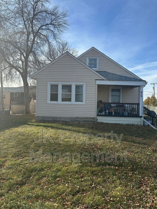 Building Photo - 812 2nd St SW