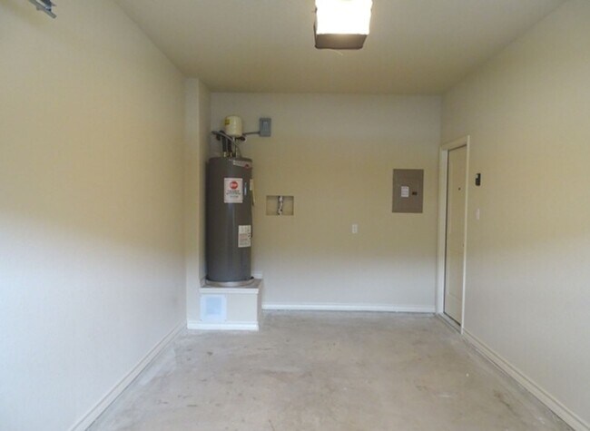 Building Photo - 6411 Luglio Ln