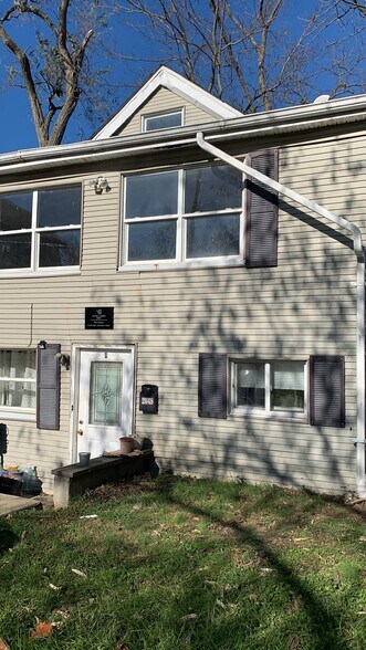 Building Photo - 2048 4th Ave