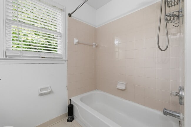 Building Photo - Spacious Renovated Home on a Quiet Cul-de-Sac Single-family · Professionally managed · Move-in ready