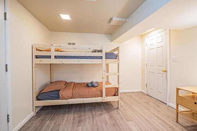 Building Photo - 8411 Potomac Ave