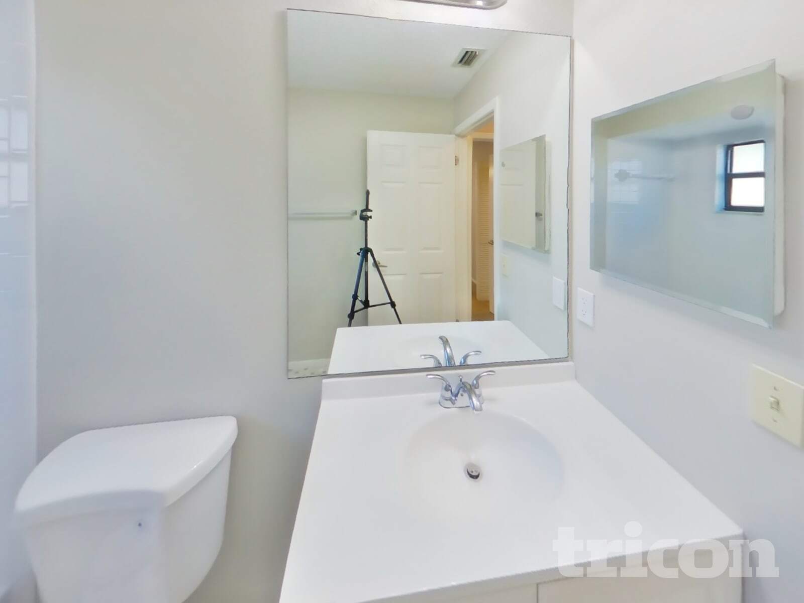 Building Photo - 2539 Pinetta Ct