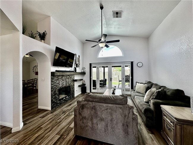 Building Photo - 41 Stone Cress Dr