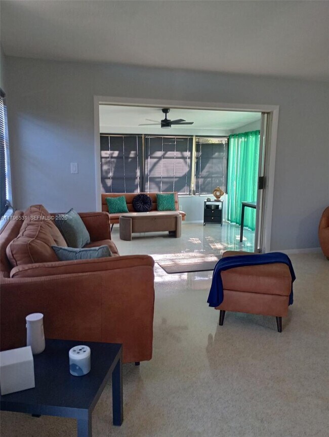 Building Photo - 368 Tihami Rd