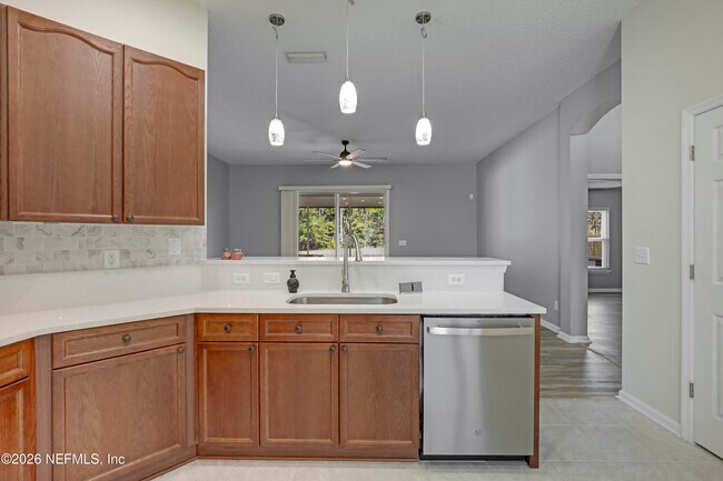 Building Photo - 695 Sid Dr