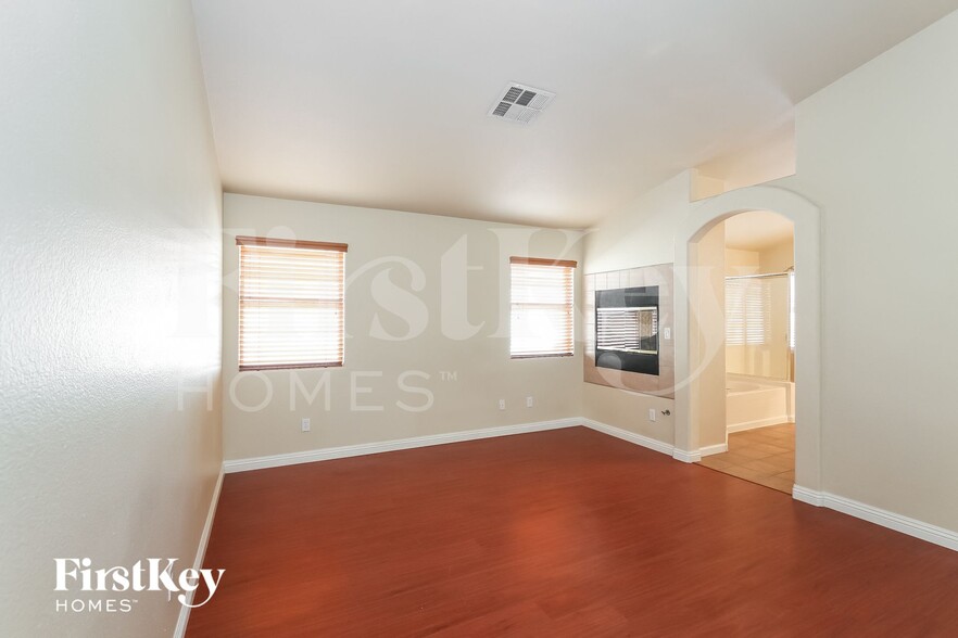 Building Photo - 3732 Sorrowing Sparrow Ct