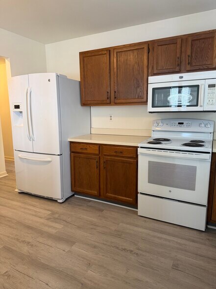 Building Photo - 2115 Wexford Rd