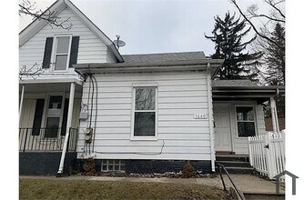 Building Photo - Price Reduced - $1090/month!! 2 bedroom 1 ...