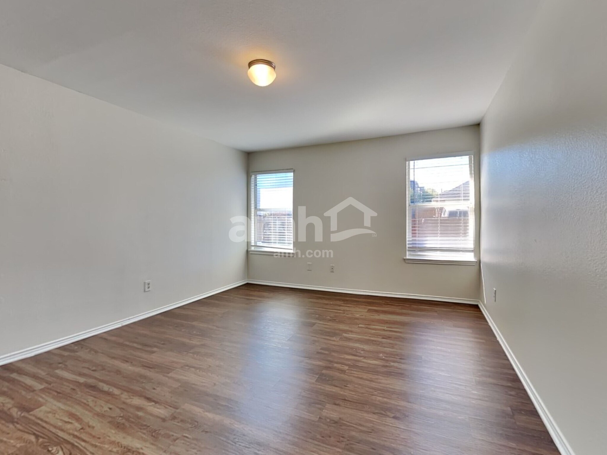 Building Photo - 1218 Taluca St