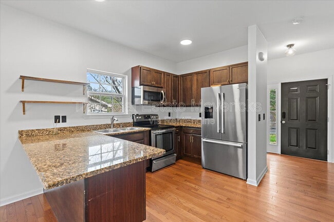 Building Photo - 1147 Coker Cir