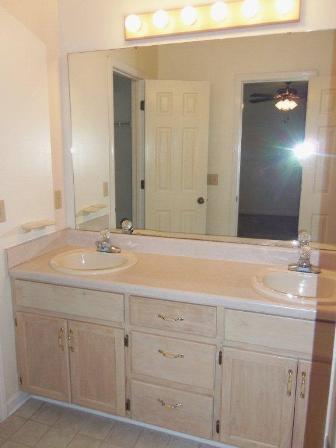 Building Photo - Brookside Subdivision - Minutes to Ft. Ruc...