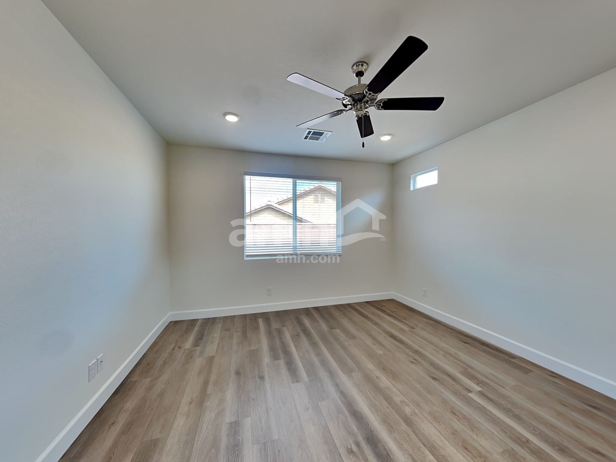 Building Photo - 10066 W Raleigh St