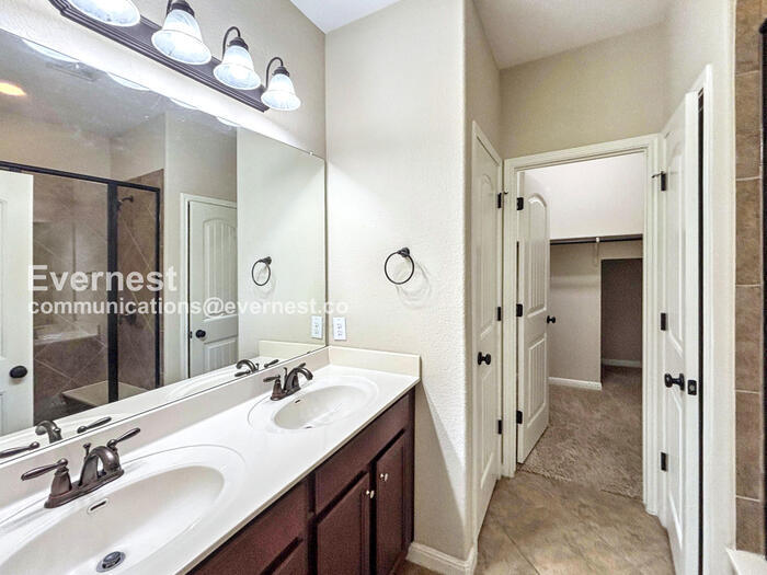 Building Photo - 14001 Avery Ranch Blvd