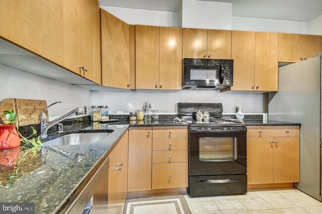 Building Photo - 2007 Clipper Park Rd