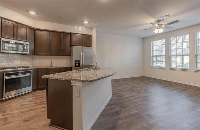 Building Photo - 2412 Eureka Wy