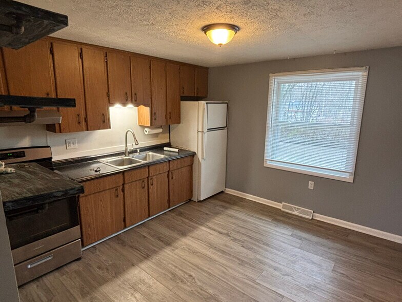 Building Photo - 324 Pershing Ave NW