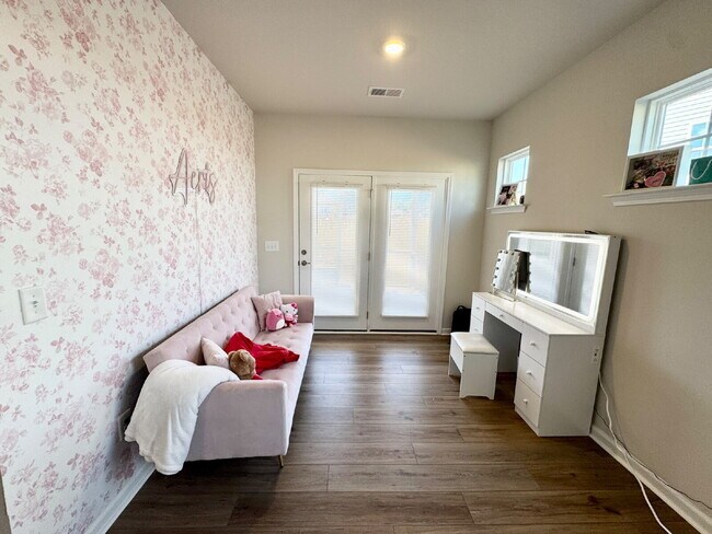 Building Photo - Spacious 4-Bedroom Home w/ 3 Full Baths on Somerset Lane in Central, SC