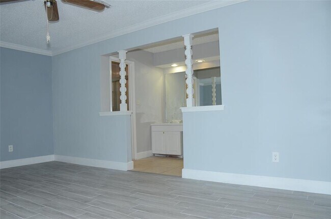 Building Photo - 6502 Briar Terrace Dr