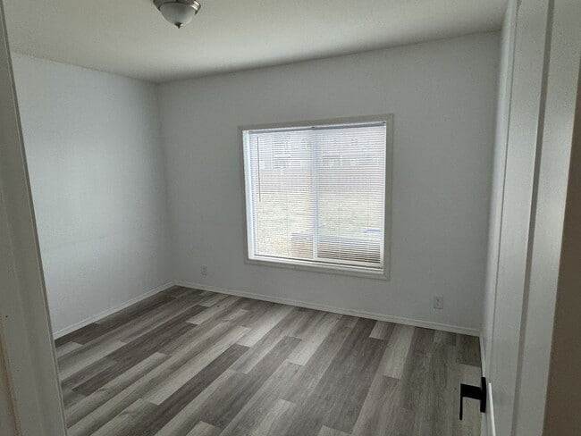 Building Photo - Come and take a look at this GEM!!!!!