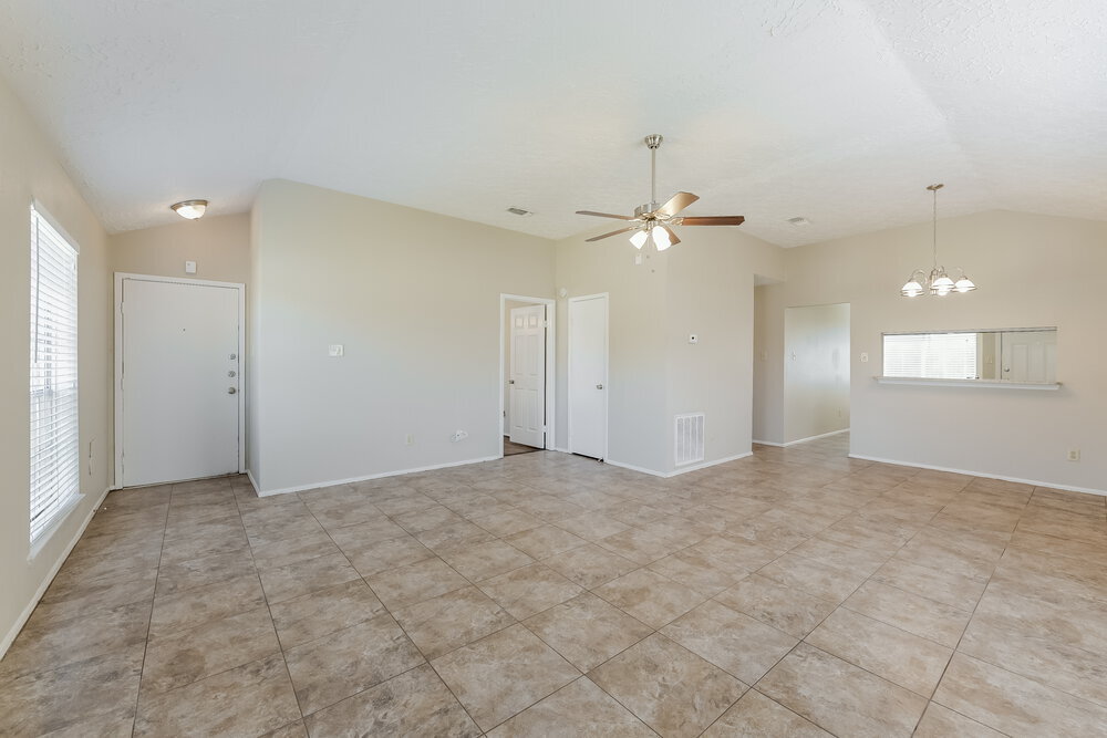 Building Photo - 2438 Autumn Springs Ln