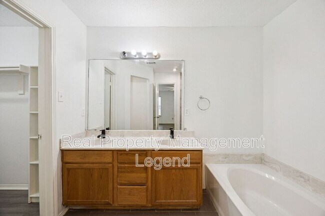 Building Photo - 8109 Dripping Springs Dr