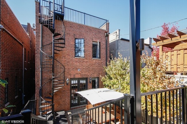 Building Photo - 1729 N Marshfield Ave