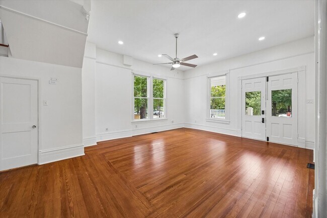 Building Photo - 1229 Heights Blvd