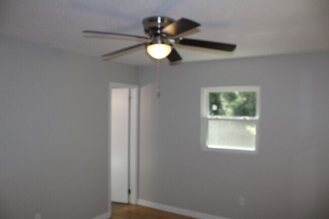 Building Photo - 3 Bedroom 2 Bath W/ Bonus Room In Augusta!