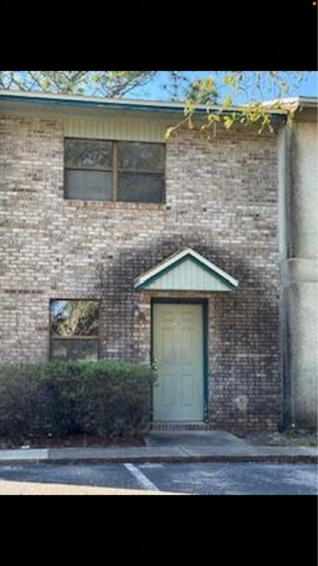 Building Photo - 696 Tyner St