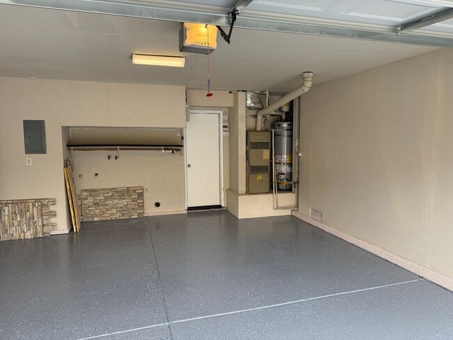 Building Photo - Updated 3 Bedroom 2.5 Bath 2 Story Condo F...