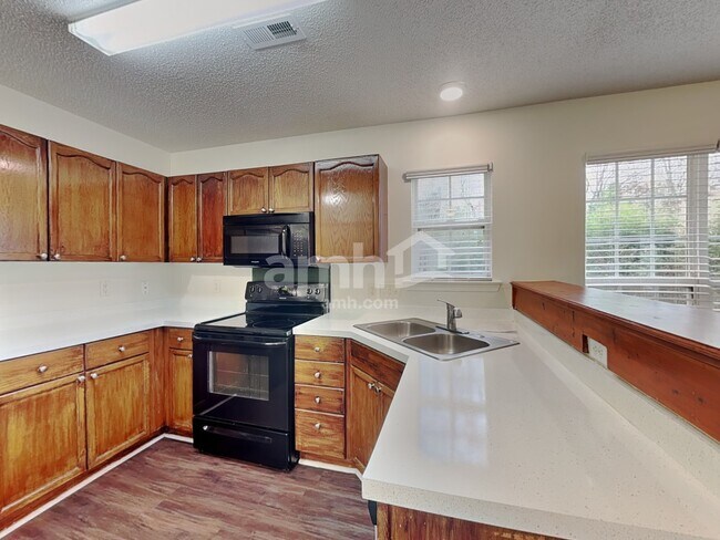 Building Photo - 13316 Woodland Farm Dr