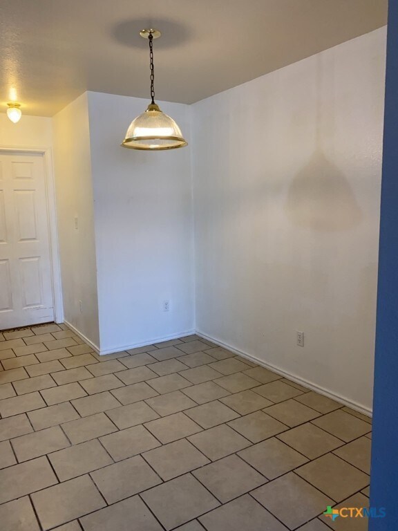 Building Photo - 3404 Barcelona Dr