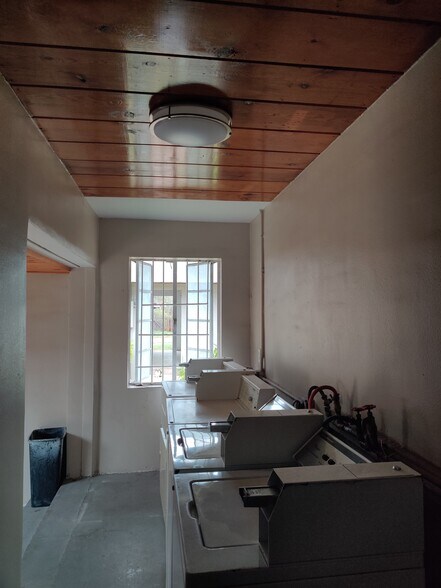 Building Photo - 1210 Pecan Blvd