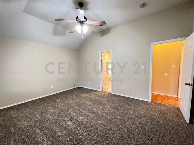Building Photo - Charm-Filled 3/2/2 in Springtown ISD For Rent!